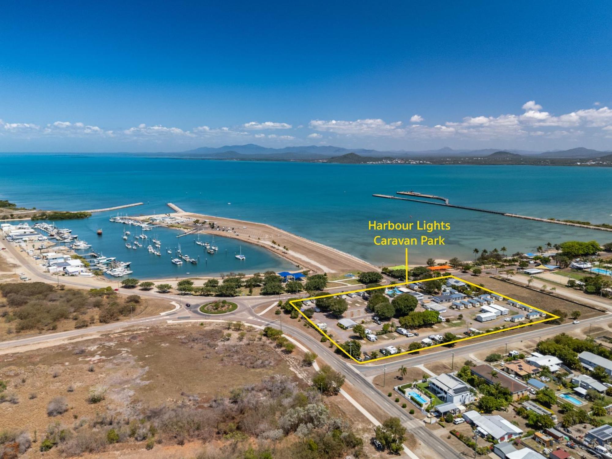 Harbour Lights Tourist Park Hotel Bowen Exterior photo