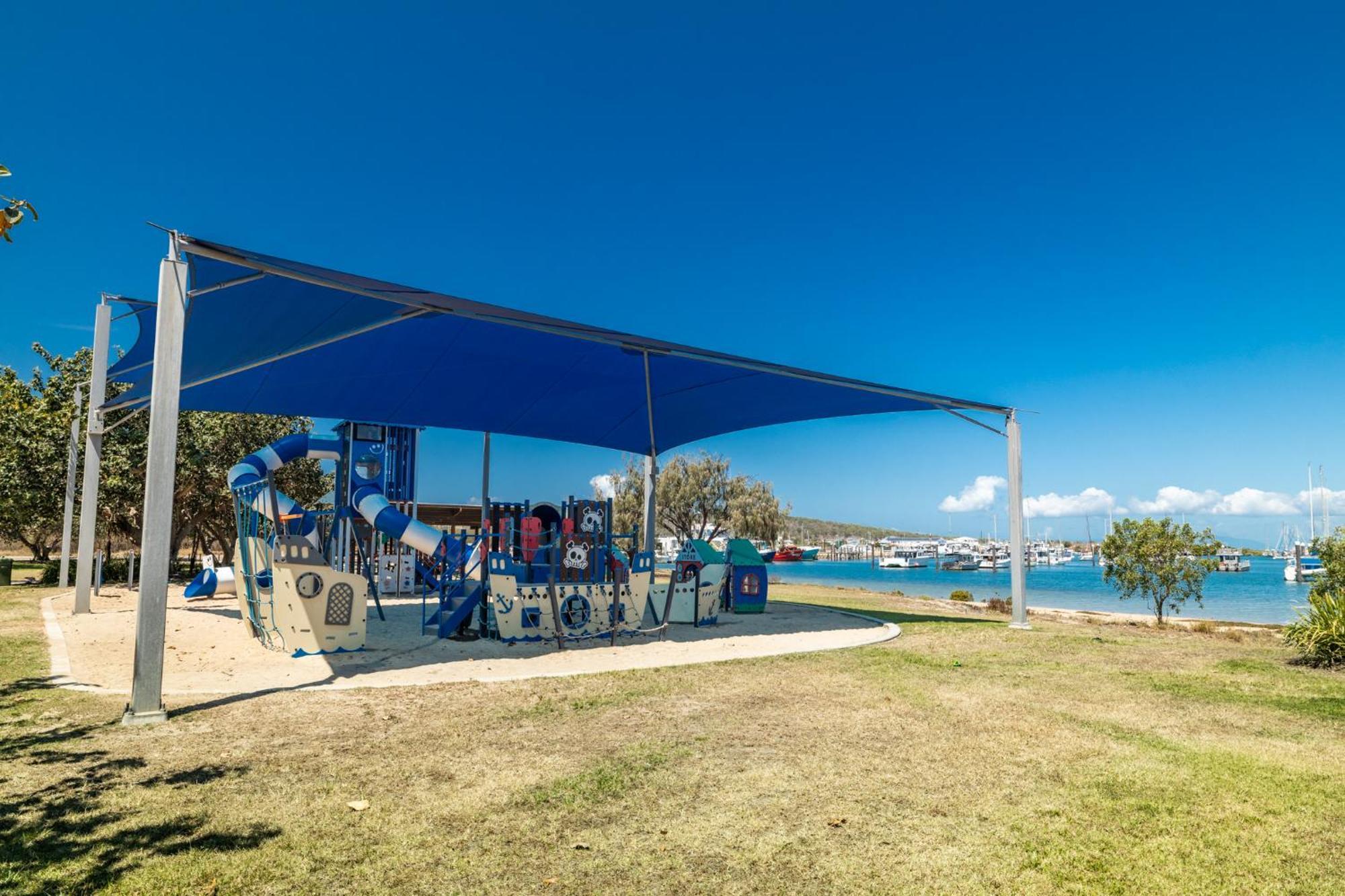 Harbour Lights Tourist Park Hotel Bowen Exterior photo